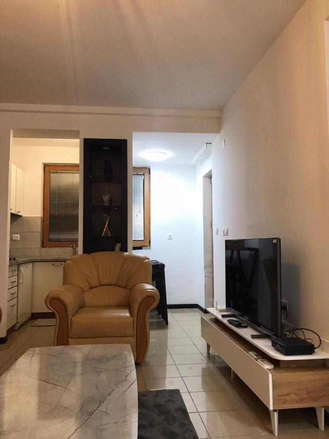 Blue Sky Apartment Skopje Bagian luar foto